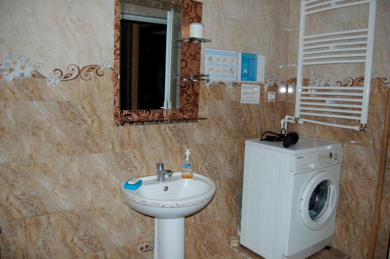 Excellent Hostel Κουτάισι Εξωτερικό φωτογραφία
